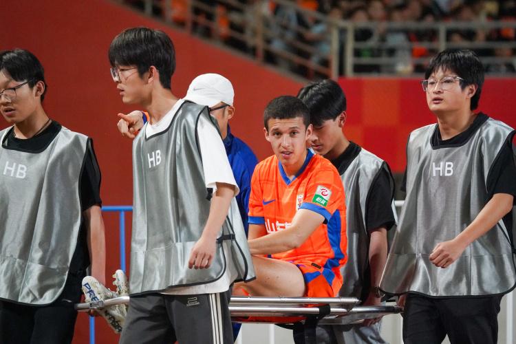 不好的时候, 人员和报名, 门将于金永