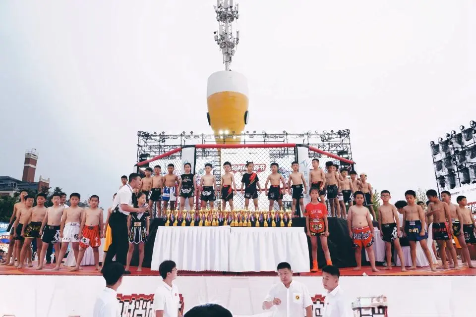 谢尔盖已经, src, 育节中外搏