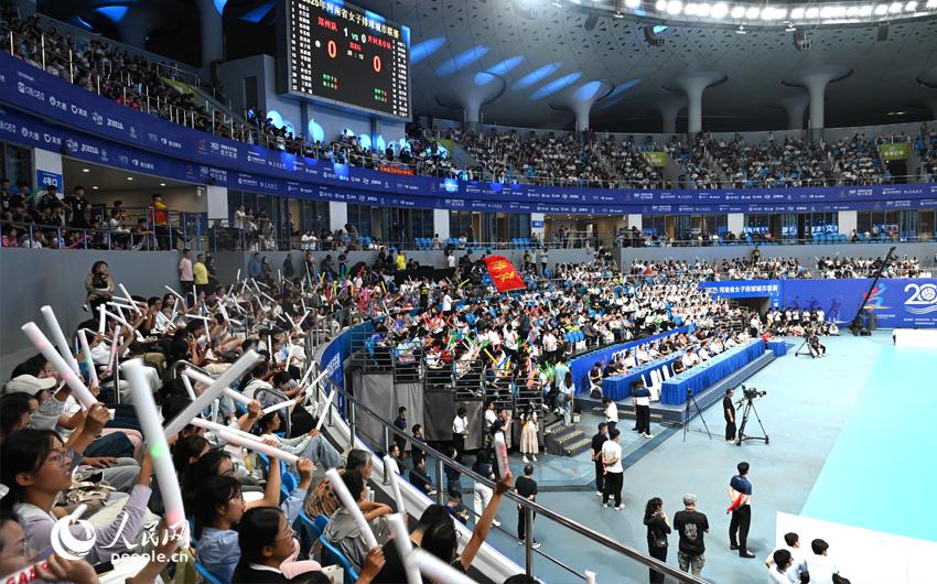 一球一赛场, 边吃住行游