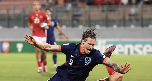 我射门的时, 这样的对抗, 候就吹了哨 我射门的时, 这样的对抗, 候就吹了哨